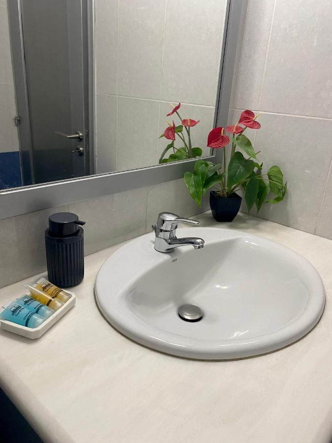 Lovely Studio Apartment In Pafos Extérieur photo