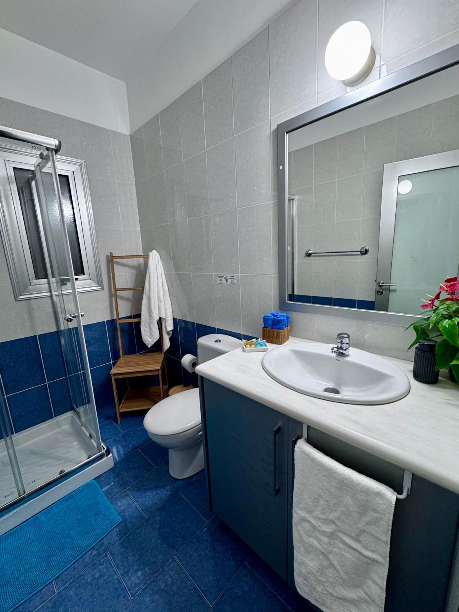 Lovely Studio Apartment In Pafos Extérieur photo