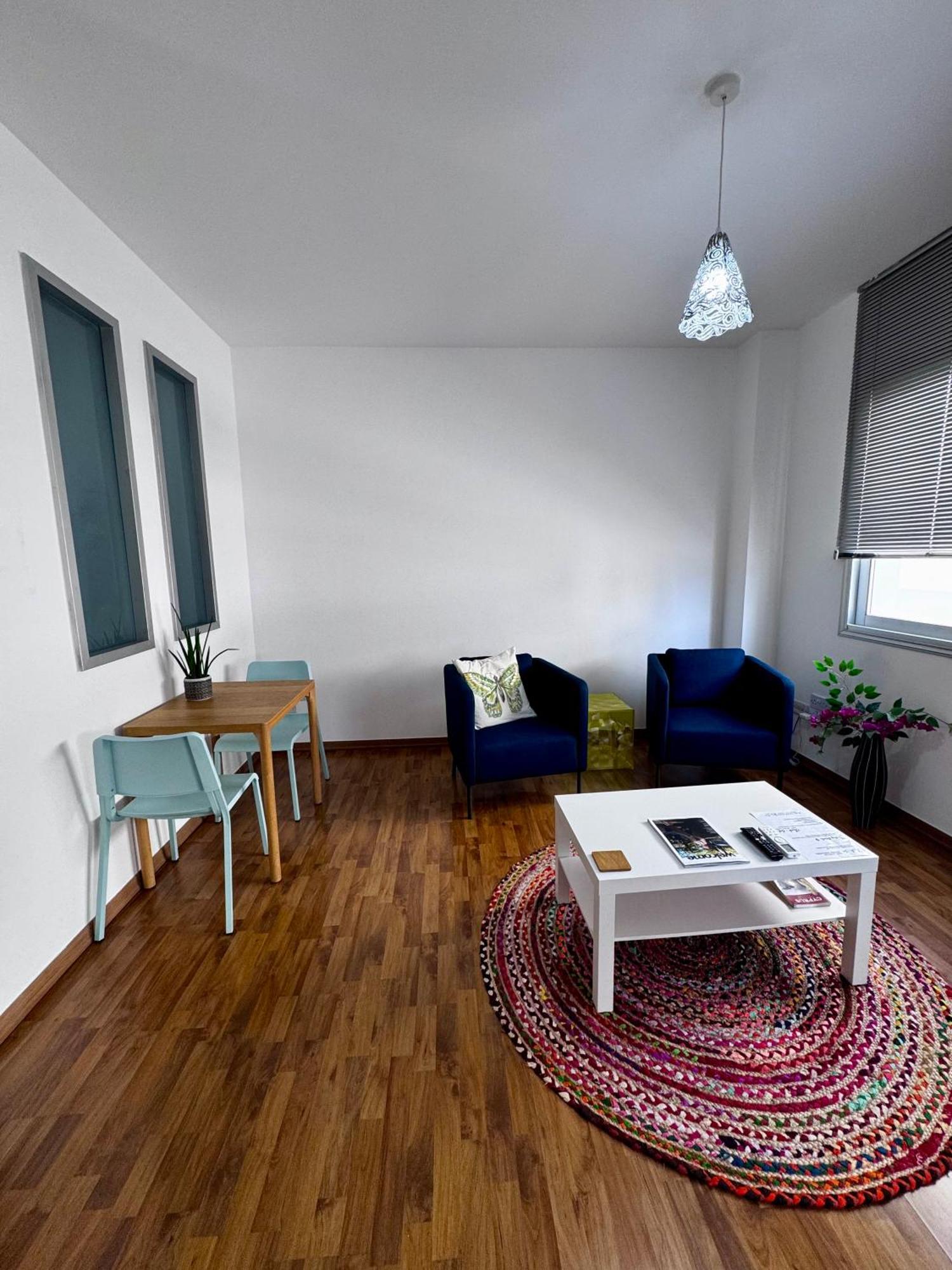 Lovely Studio Apartment In Pafos Extérieur photo